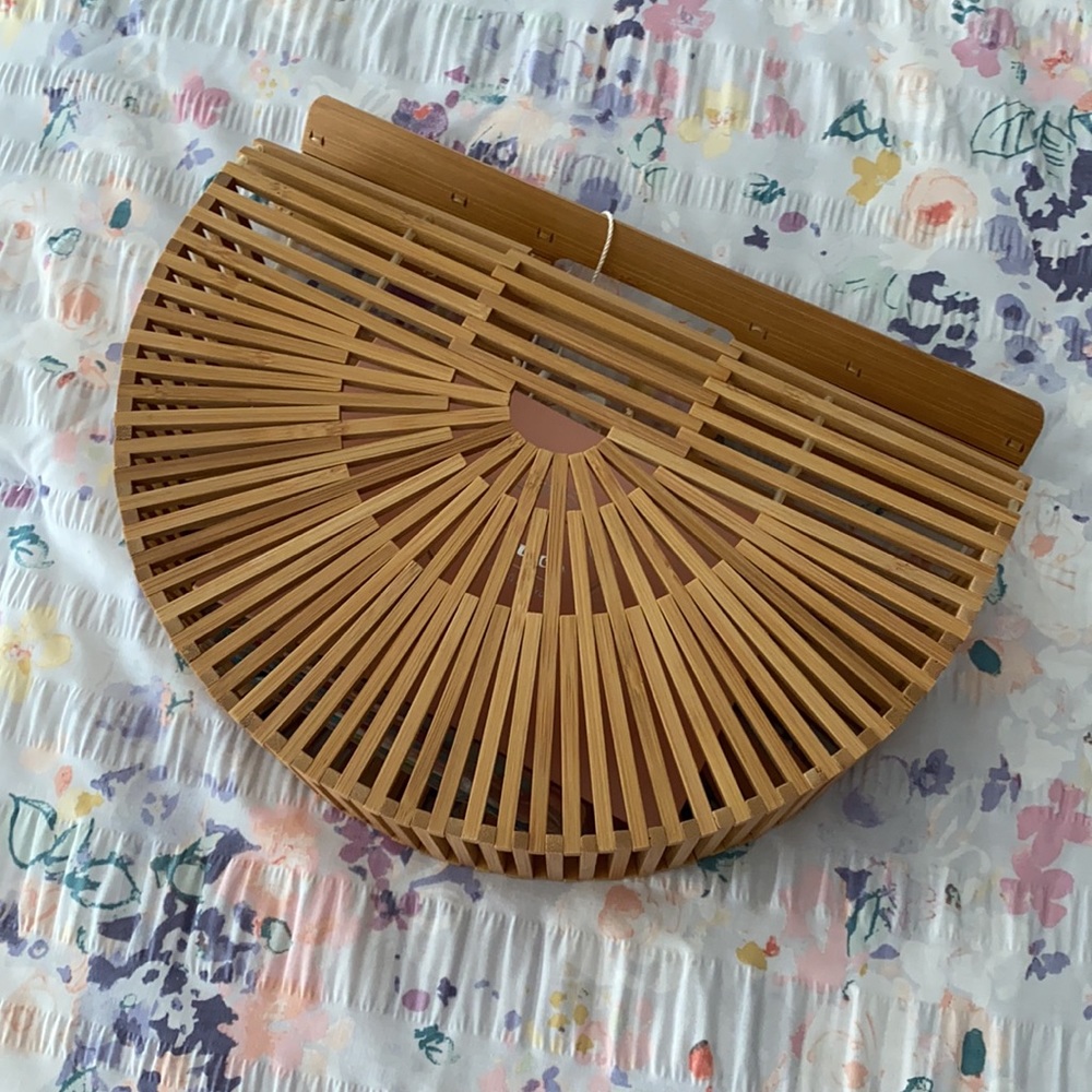 ✨ Trendy Wood Hand Bag ✨• NWT • Supe cute!! - Picture 2 of 6